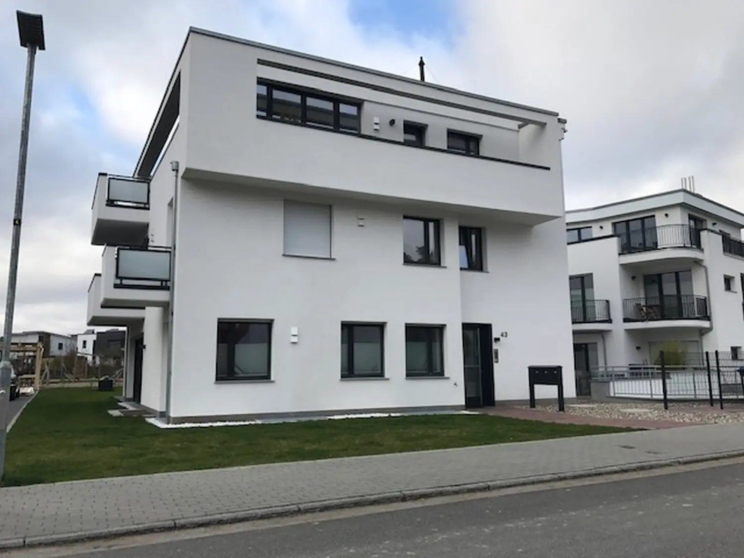 Neubau von 10 Wohneinheiten von Eid Architecture